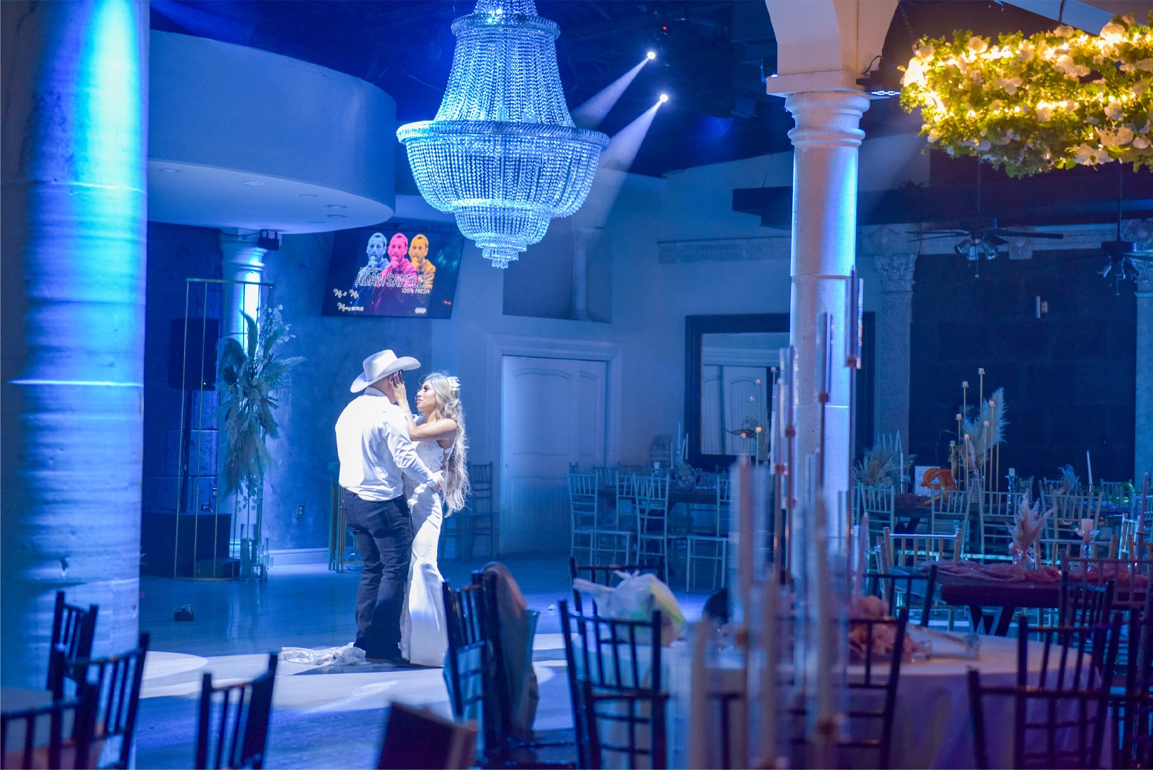 El Paso T.X Venue Ballroom, El Paso T.X Venue with Garden, Wedding Venue in El Paso T.X, Garden in El Paso T.X, Pet friendly Venue in El Paso T.X, Dancing in the clouds Wedding El Paso T.X, Best Wedding Venue in El Paso T.X, Wedding Ballroom El Paso,